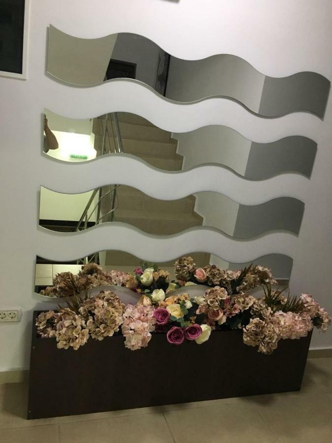 Elegance Hotel คอสติเนช ภายนอก รูปภาพ
